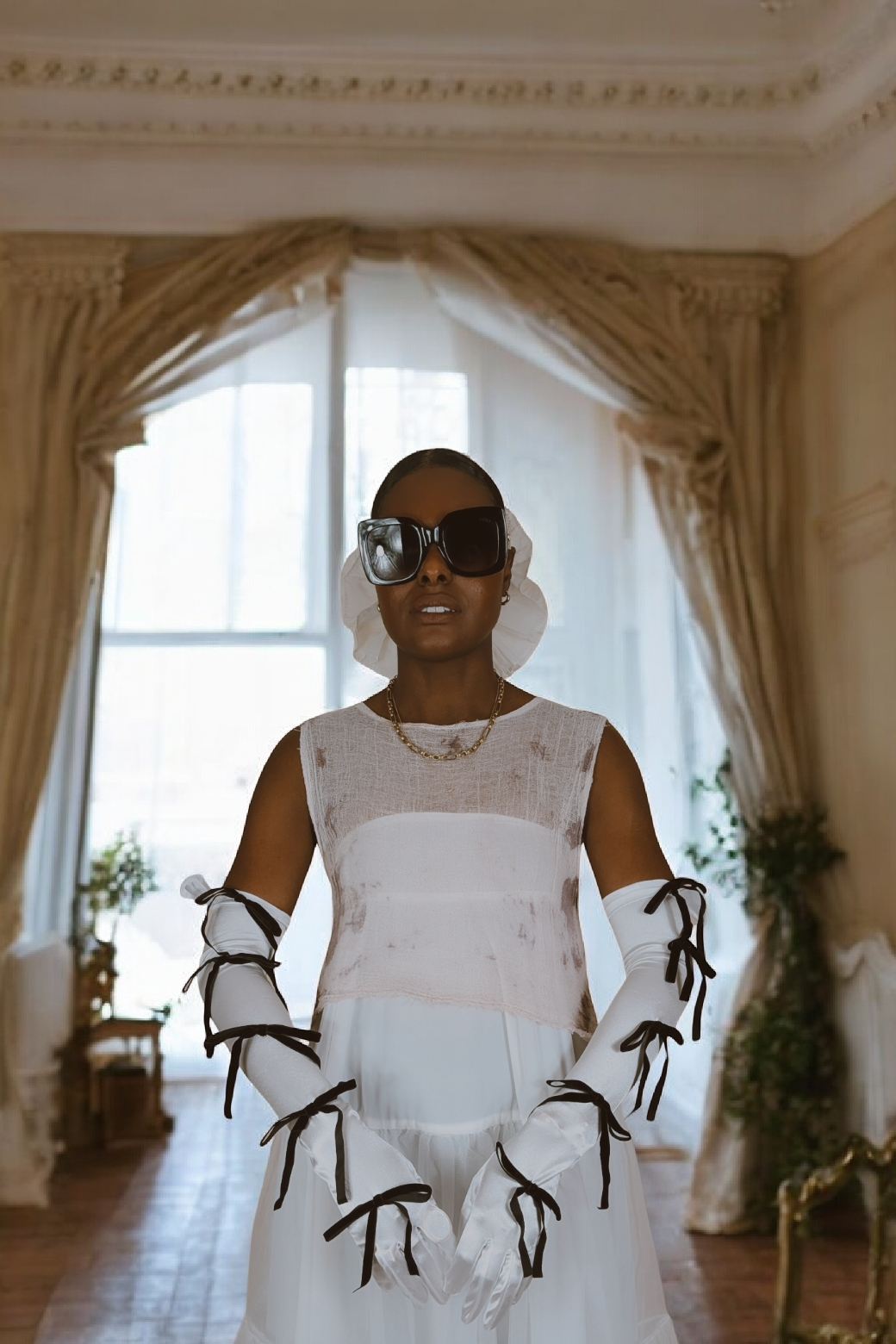 The [MURDER SHE WORE] Black and white bow Long gloves